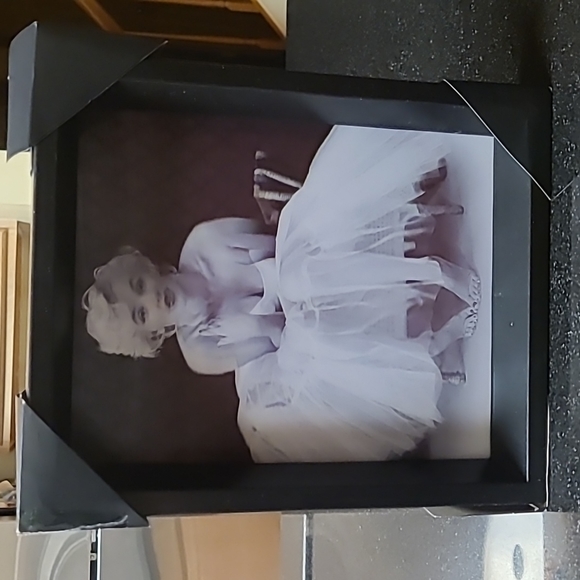 3D Marilyn Monroe Wall Art - Picture 2 of 6